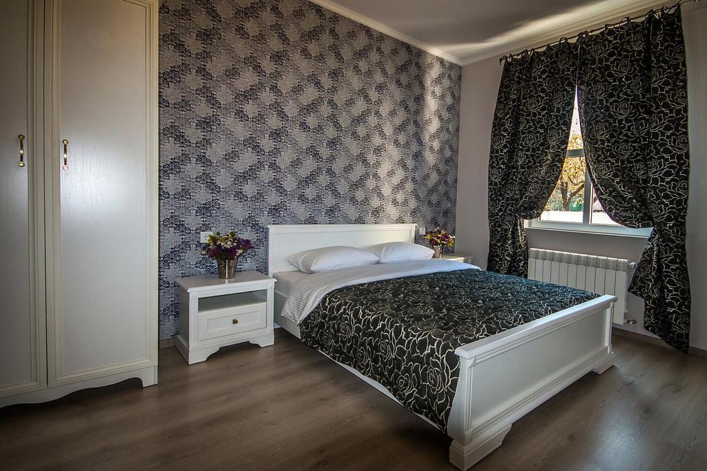 Mini Hotel Ryleev Харков Стая снимка
