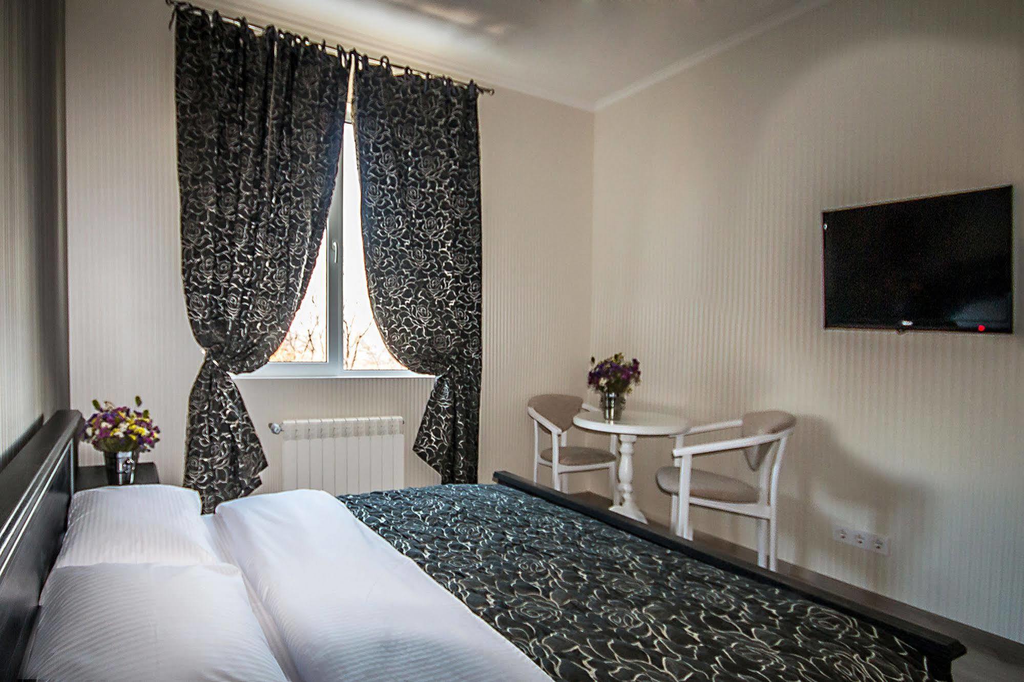 Mini Hotel Ryleev Харков Екстериор снимка