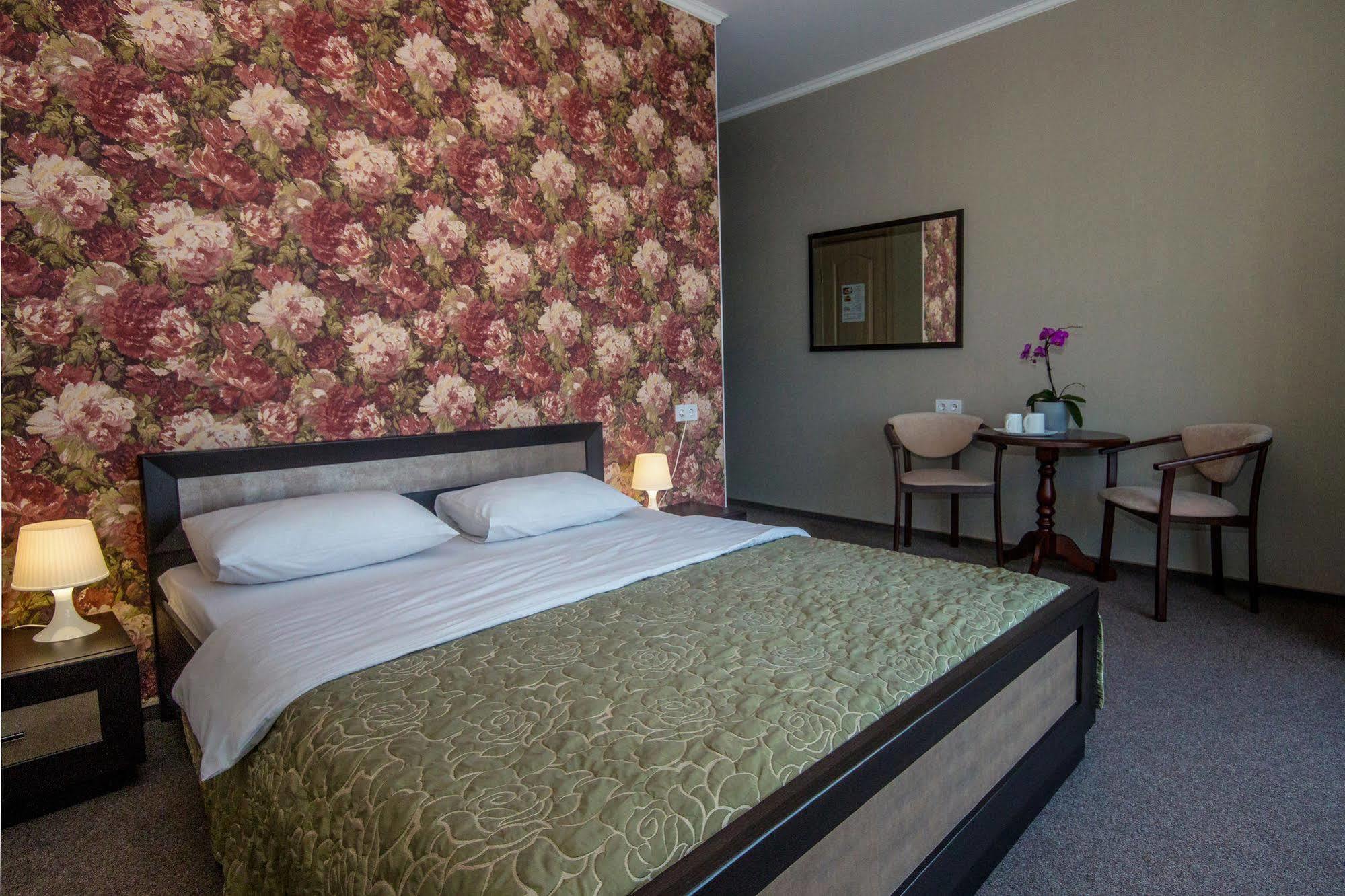 Mini Hotel Ryleev Харков Екстериор снимка